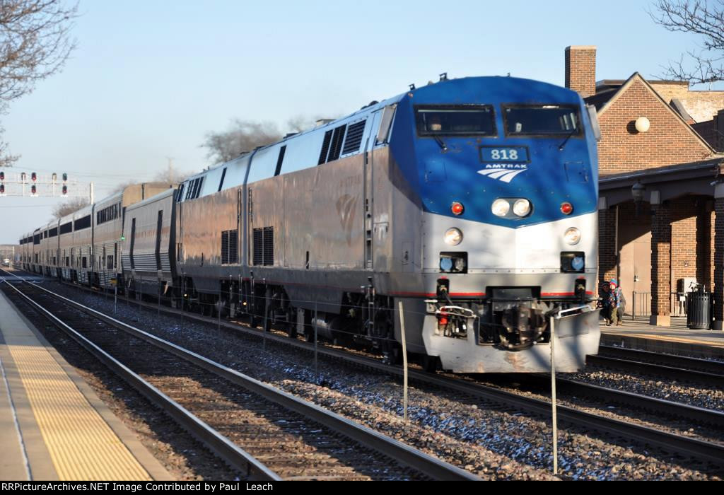 "Southwest Chief" races west on the "Racetrack"